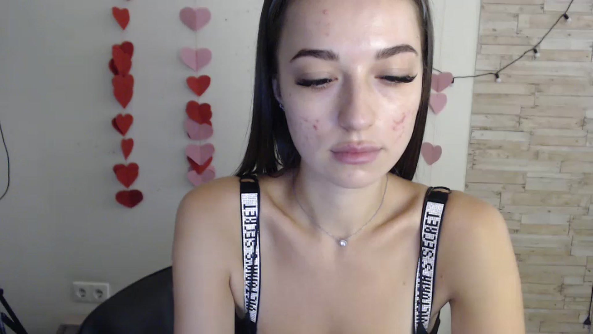 Gallery image thumbnail from Eva_Eldis's myfreecams stream on, 07/16/2024, 15:35 image 14 of 20