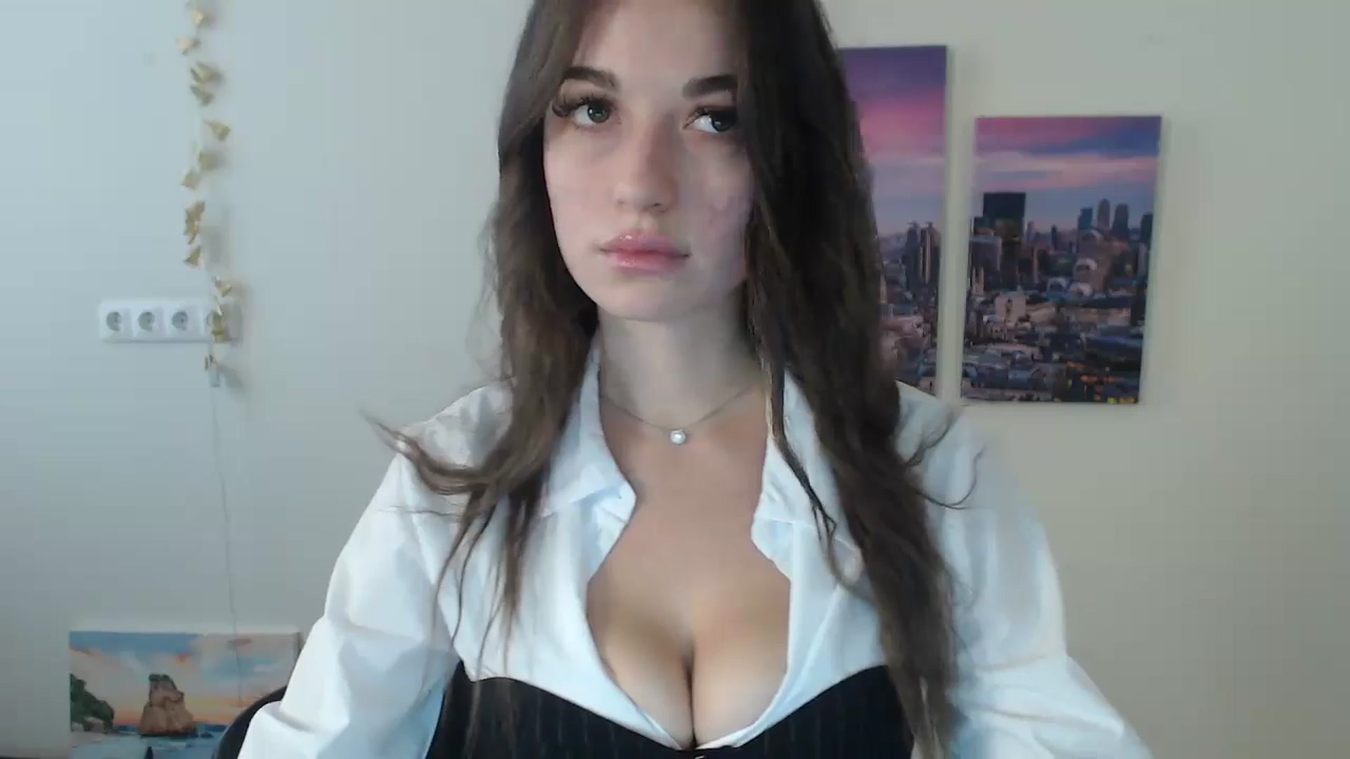 Gallery image thumbnail from Eva_Eldis's myfreecams stream on, 09/06/2024, 12:01 image 16 of 20