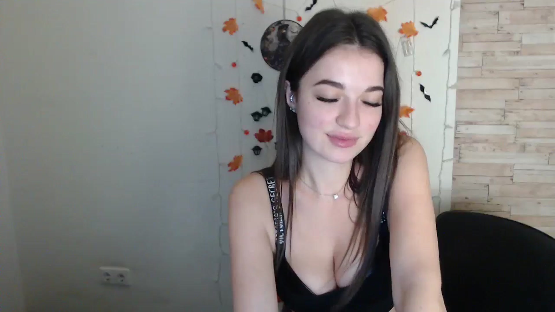 Gallery image thumbnail from Eva_Eldis's myfreecams stream on, 10/14/2024, 15:10 image 18 of 20