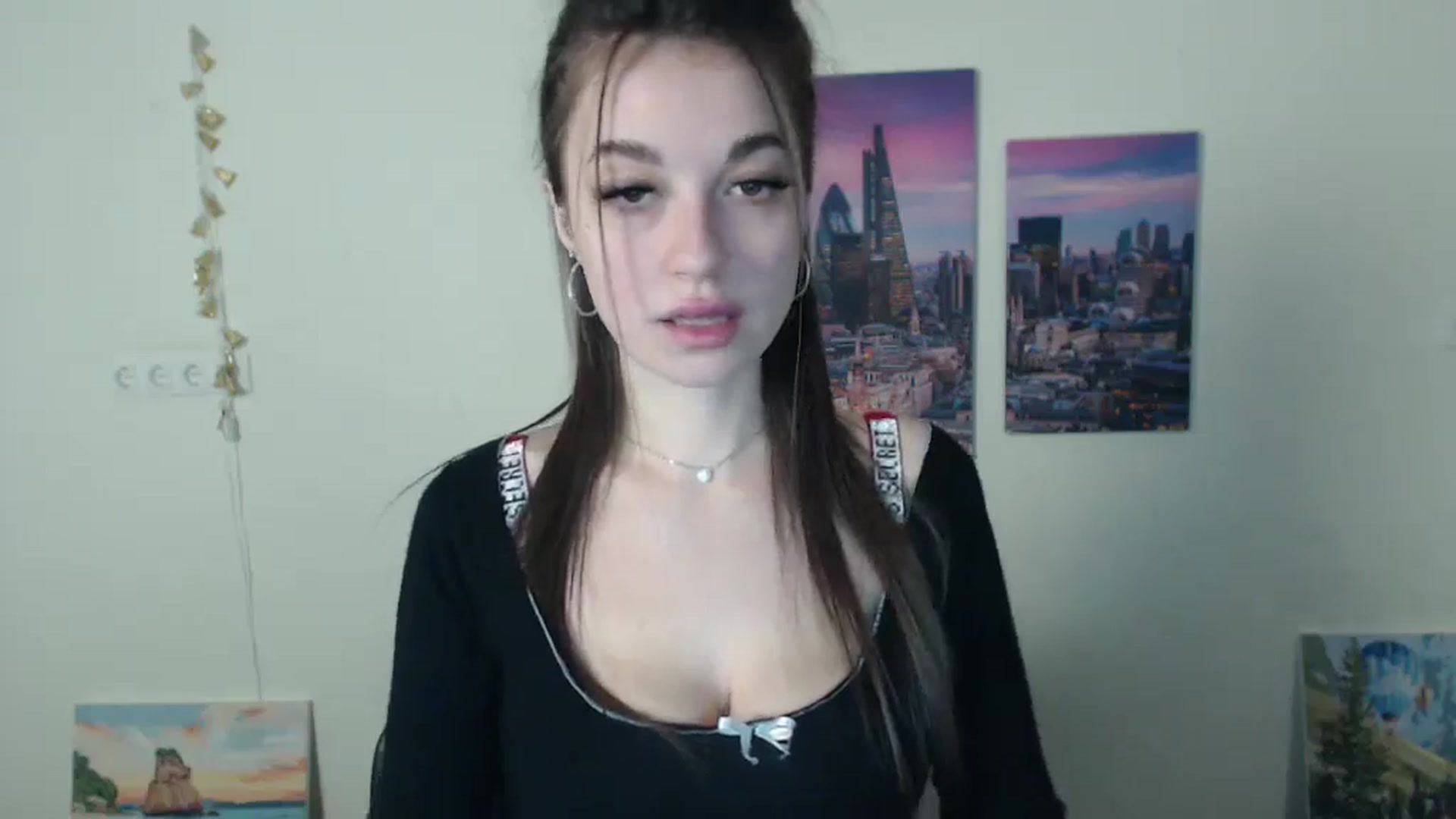 Gallery image thumbnail from Eva_Eldis's myfreecams stream on, 12/15/2024, 13:50 image 18 of 20