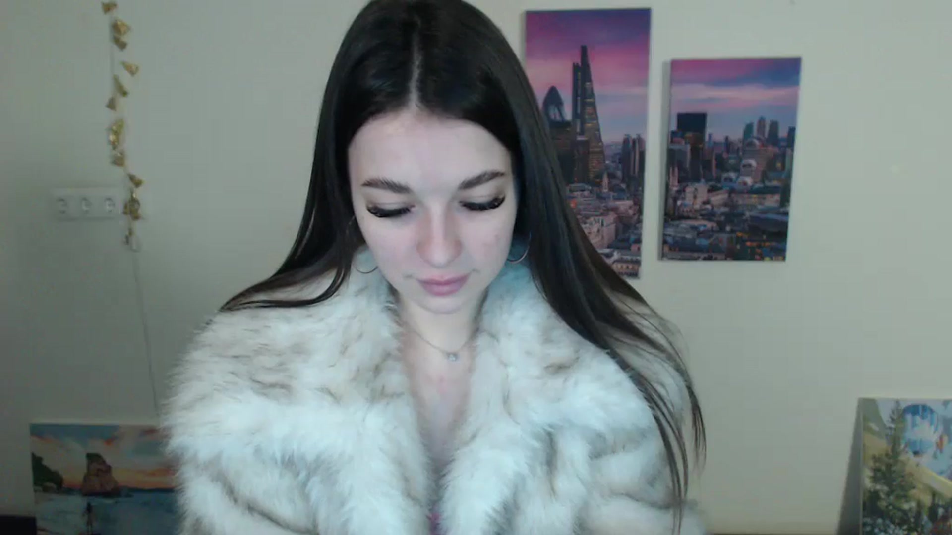 Gallery image thumbnail from Eva_Eldis's myfreecams stream on, 01/02/2025, 15:41 image 16 of 20