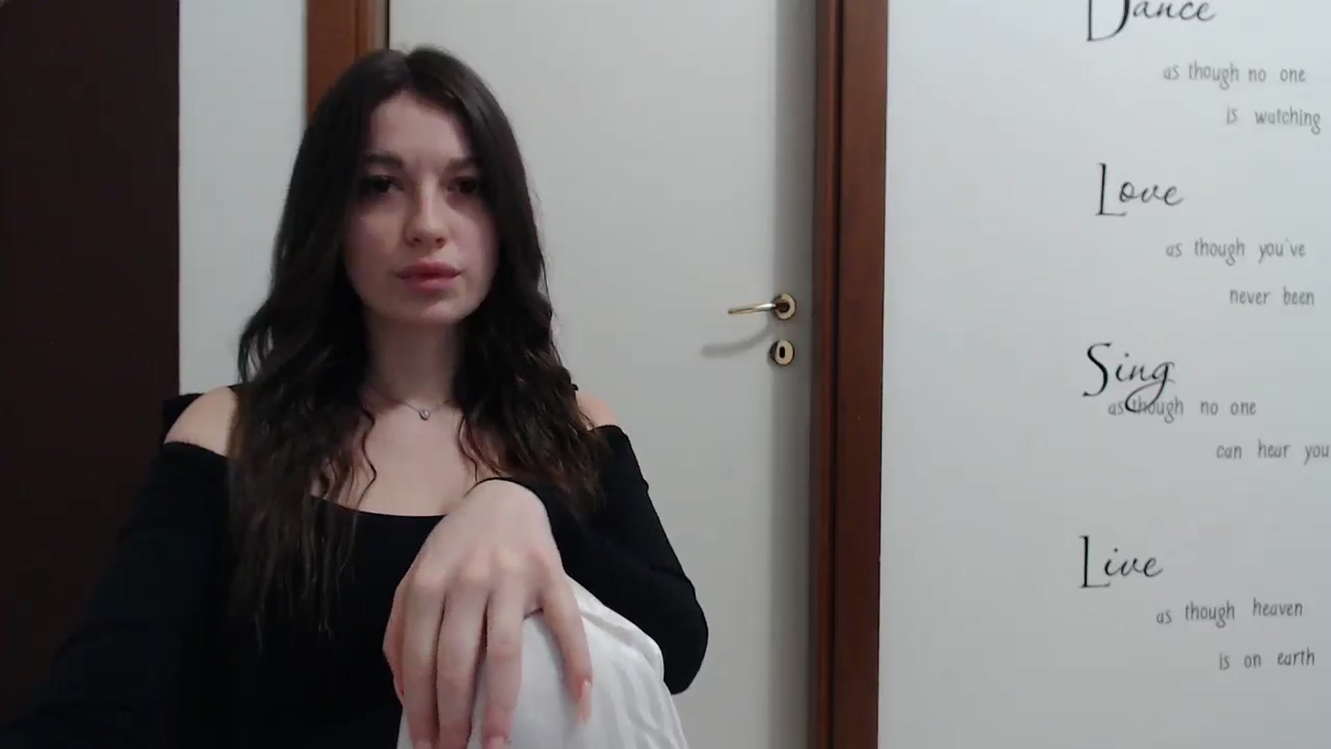 Gallery image thumbnail from Eva_Eldis's myfreecams stream on, 04/20/2025, 20:14 image 2 of 20