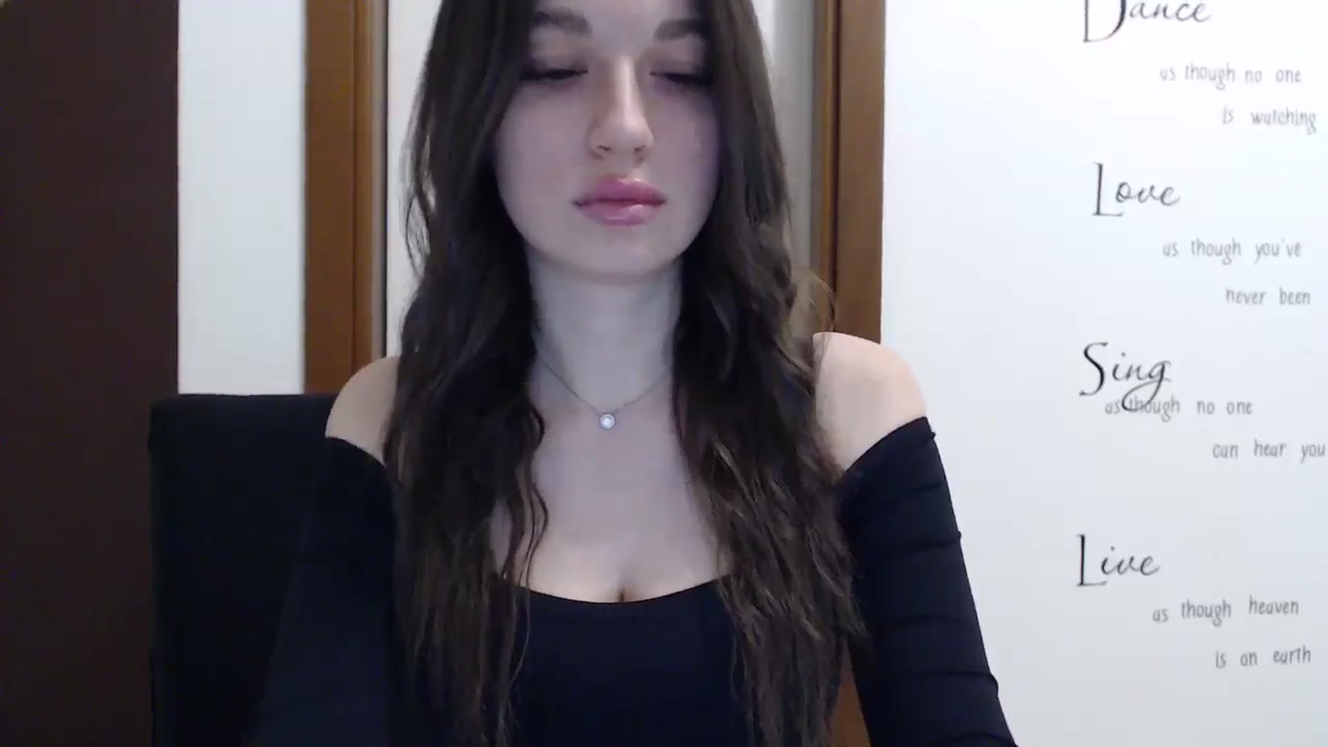 Gallery image thumbnail from Eva_Eldis's myfreecams stream on, 04/20/2025, 20:14 image 4 of 20