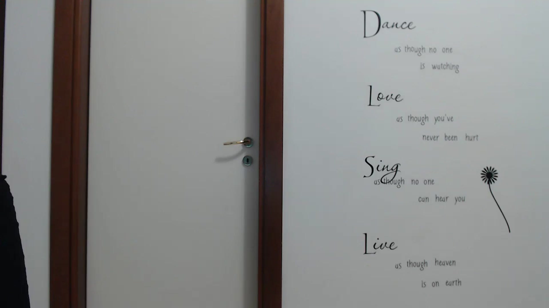 Gallery image thumbnail from Eva_Eldis's myfreecams stream on, 05/04/2025, 12:10 image 15 of 20