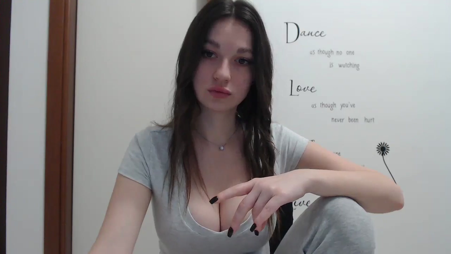 Gallery image thumbnail from Eva_Eldis's myfreecams stream on, 05/19/2025, 14:10 image 6 of 20