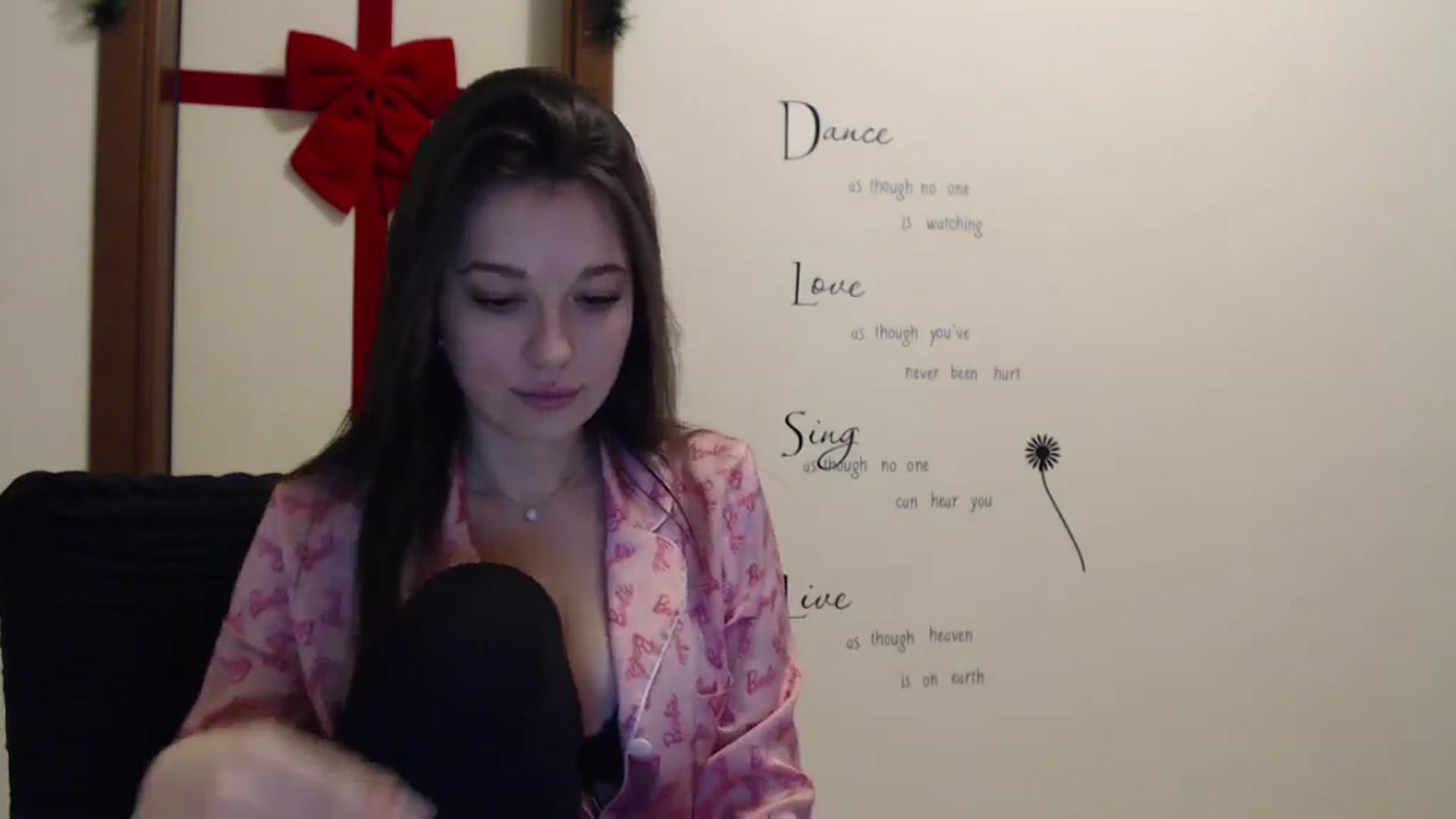 Gallery image thumbnail from Eva_Eldis's myfreecams stream on, 12/16/2025, 18:35 image 7 of 20