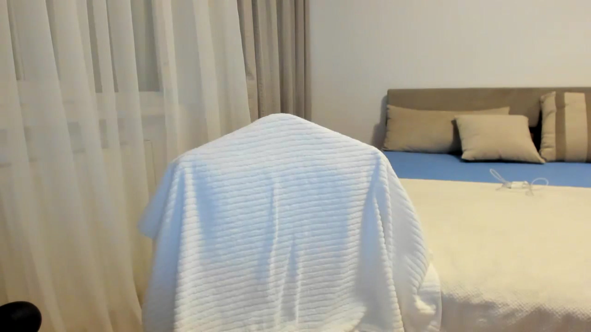Gallery image thumbnail from Eva_EvansV's myfreecams stream on, 06/10/2023, 18:39 image 14 of 20