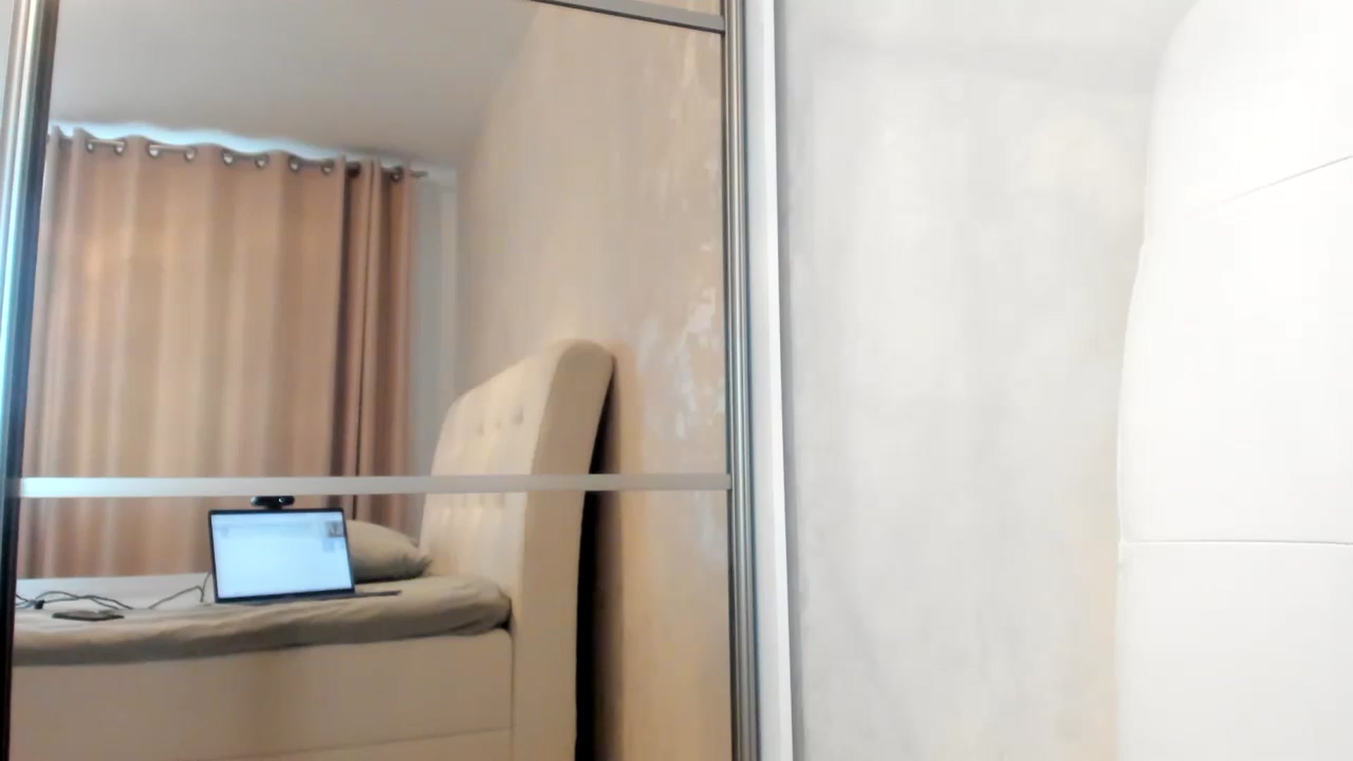 Gallery image thumbnail from Eva_EvansV's myfreecams stream on, 05/30/2024, 16:30 image 1 of 20