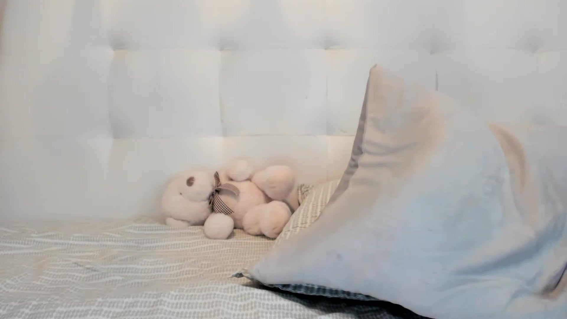 Gallery image thumbnail from Eva_EvansV's myfreecams stream on, 10/08/2024, 12:07 image 17 of 20