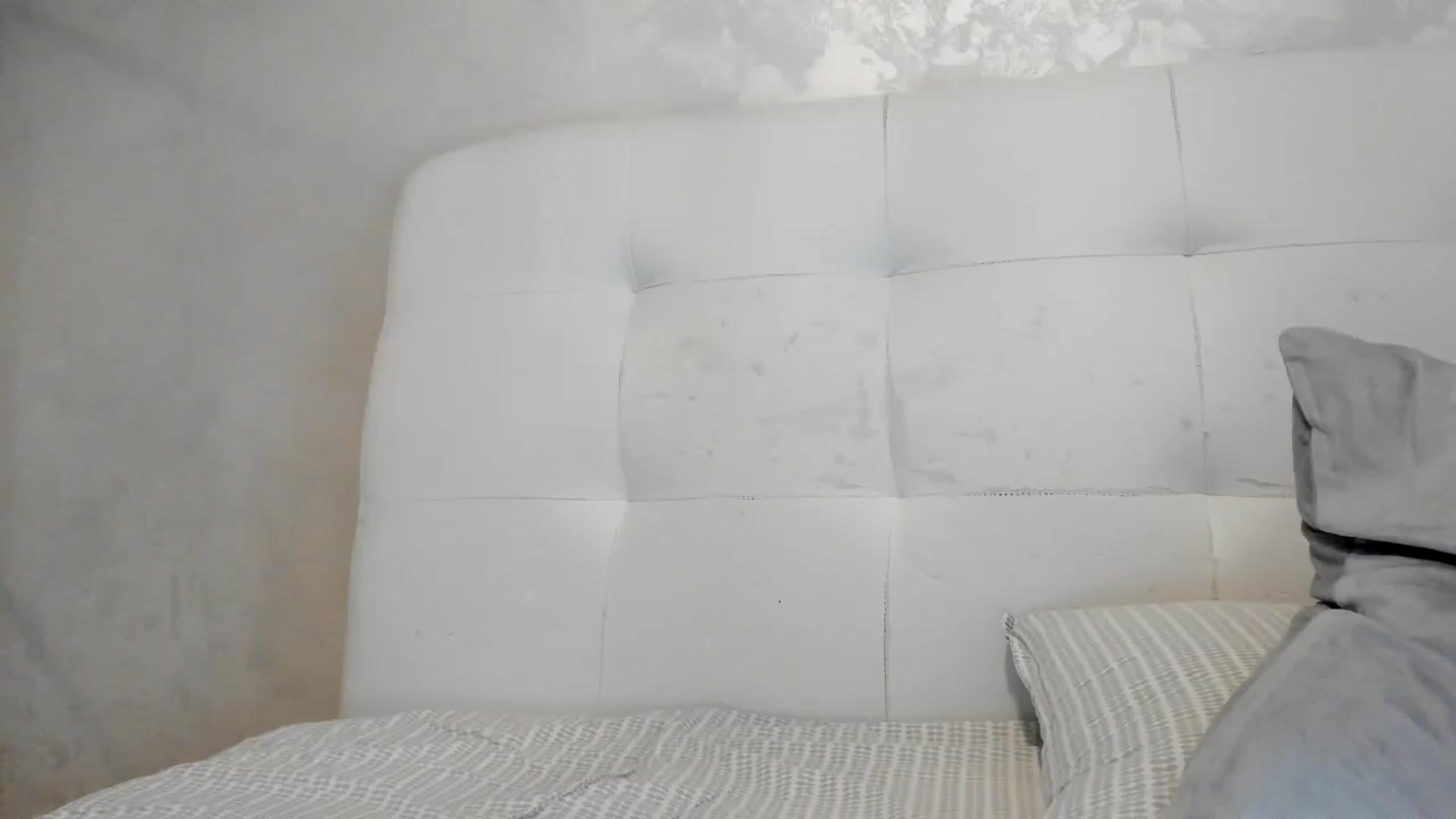 Gallery image thumbnail from Eva_EvansV's myfreecams stream on, 09/17/2025, 11:27 image 18 of 20