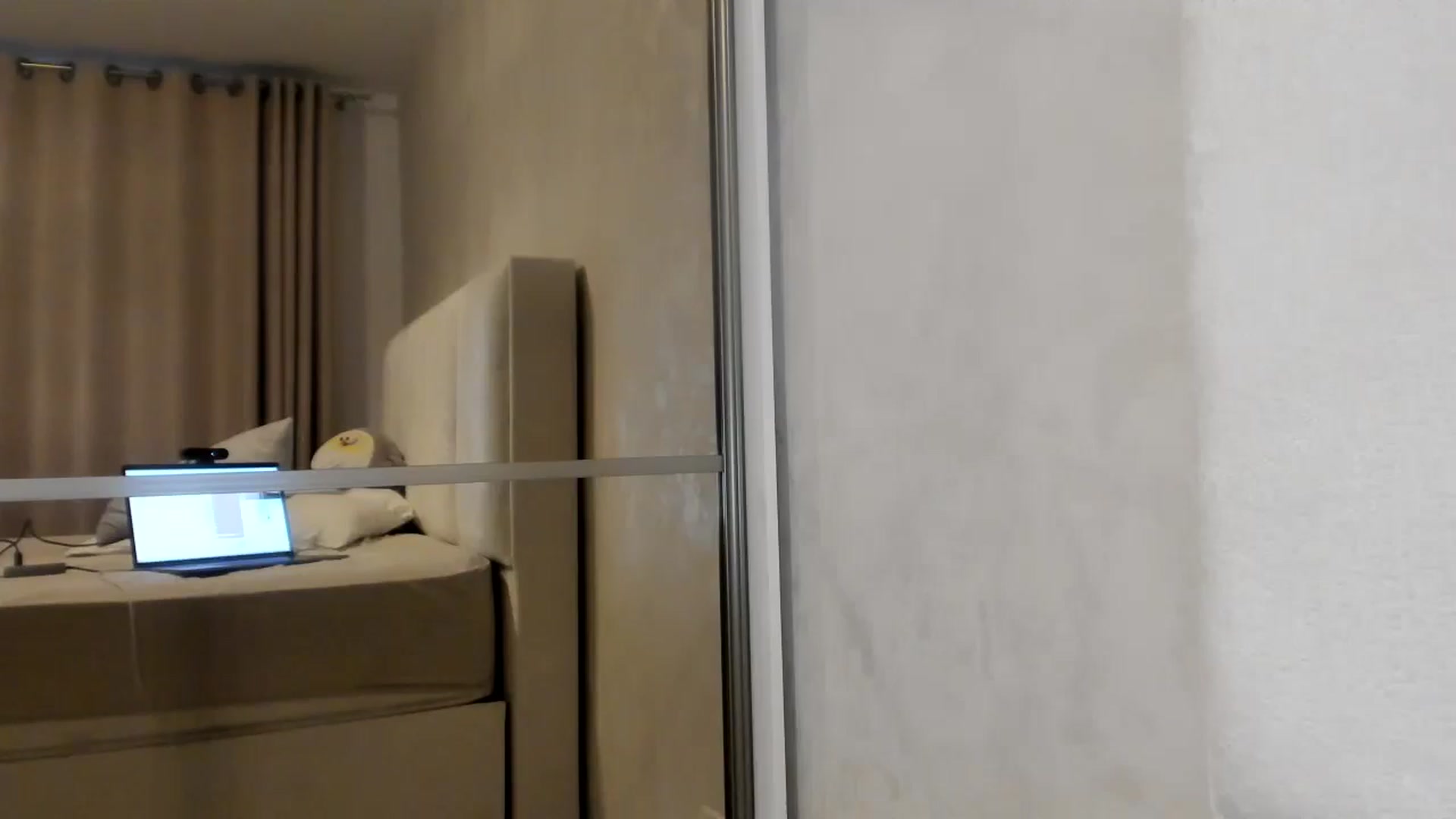 Gallery image thumbnail from Eva_EvansV's myfreecams stream on, 12/17/2025, 14:11 image 19 of 20