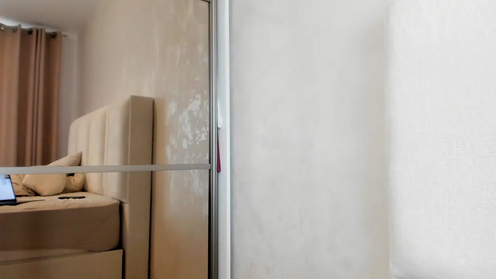 Gallery image thumbnail from Eva_EvansV's myfreecams stream on, 04/15/2026, 12:21 image 1 of 20