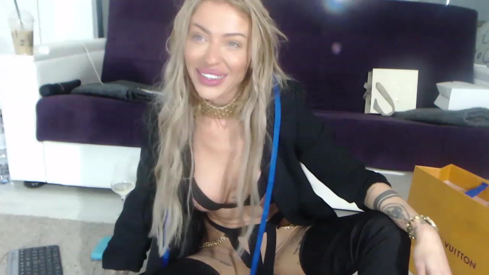 Gallery image thumbnail from Eva_Goddess's myfreecams stream on, 02/23/2023, 22:53 image 15 of 20