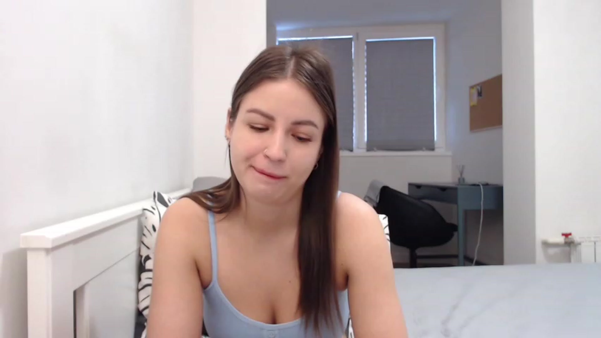 Gallery image thumbnail from Eva_Magic's myfreecams stream on, 12/26/2022, 04:18 image 10 of 20