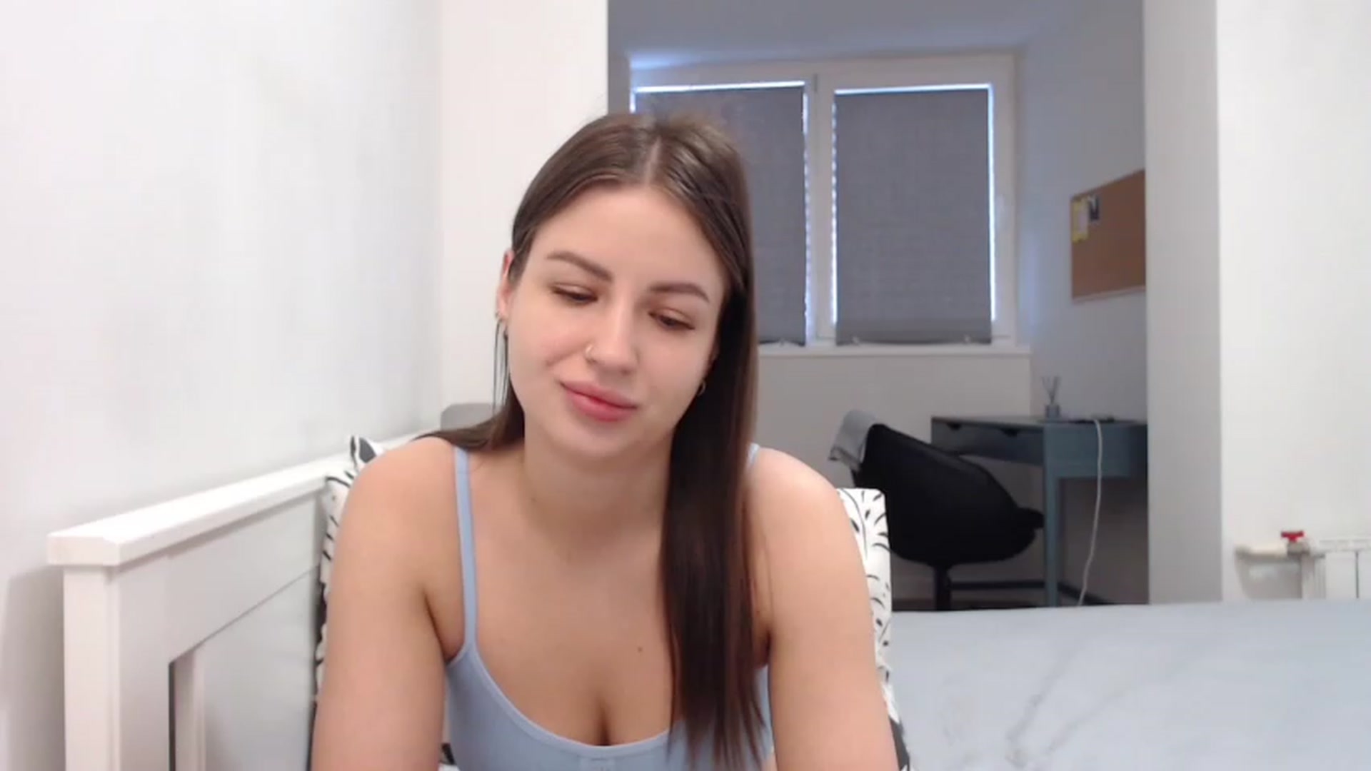 Gallery image thumbnail from Eva_Magic's myfreecams stream on, 12/26/2022, 04:18 image 17 of 20