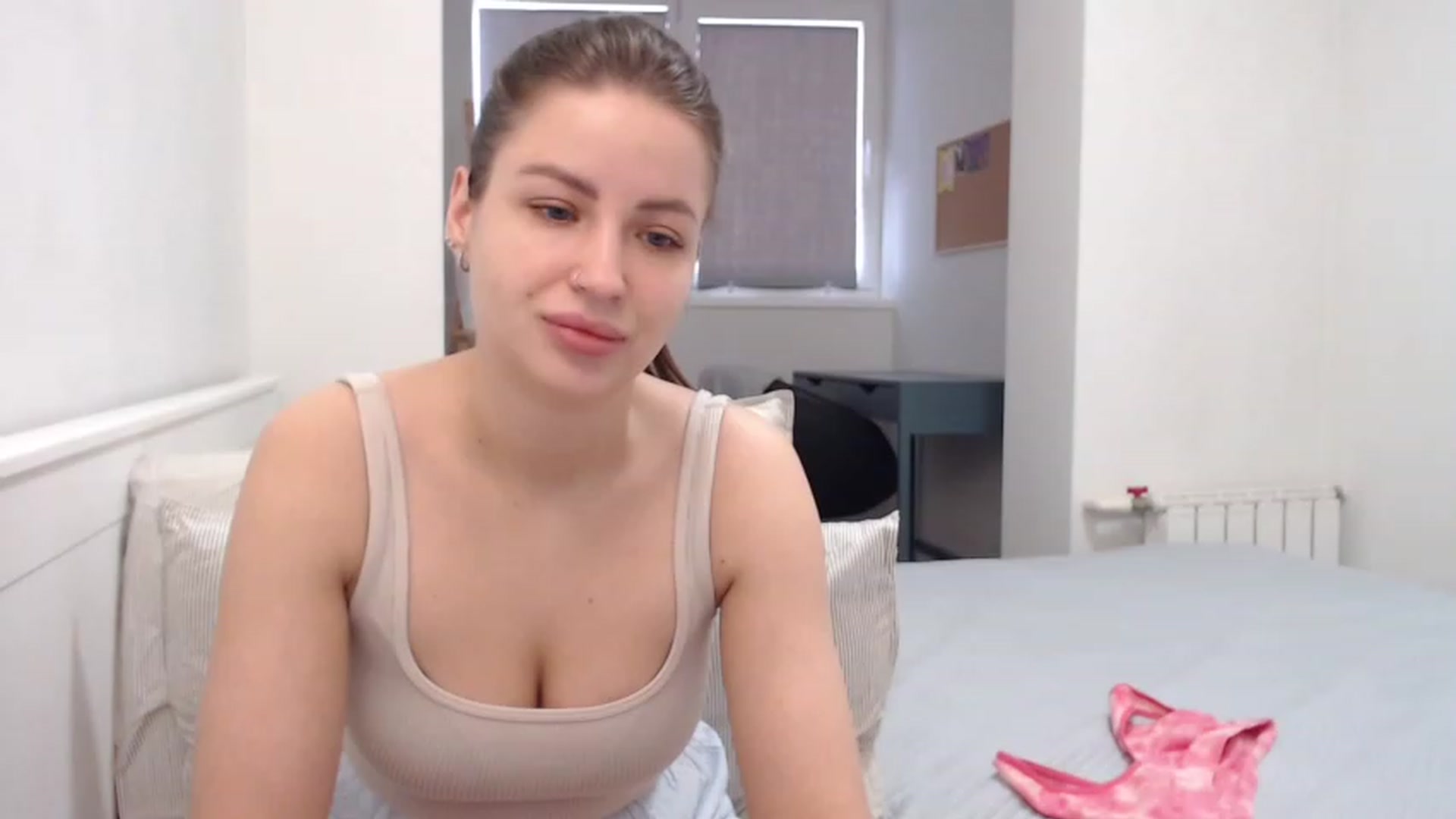 Gallery image thumbnail from Eva_Magic's myfreecams stream on, 01/30/2023, 04:43 image 18 of 20
