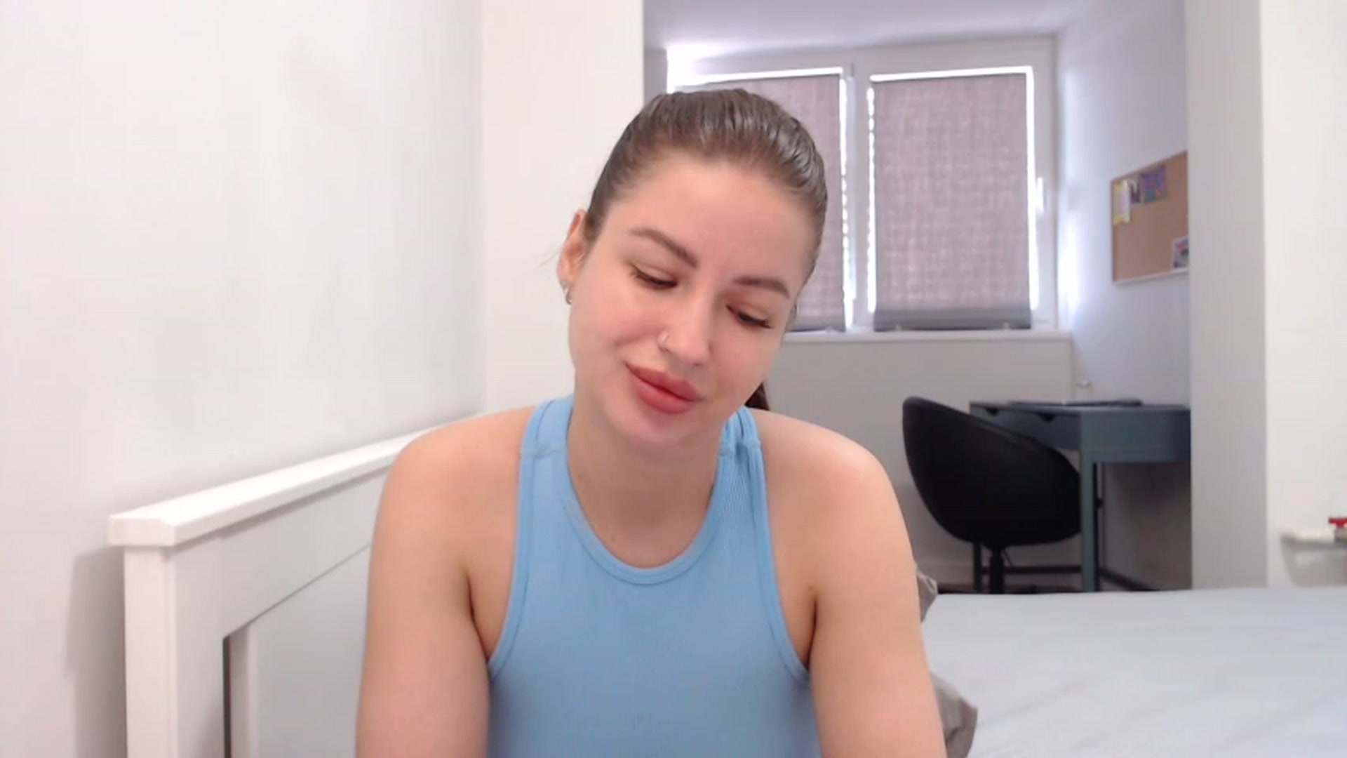 Gallery image thumbnail from Eva_Magic's myfreecams stream on, 05/16/2023, 04:02 image 17 of 20