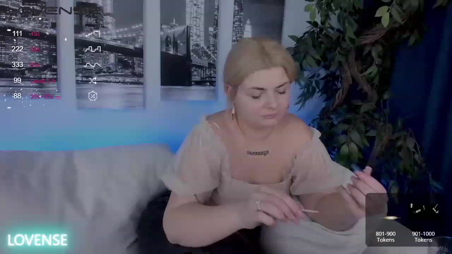 Gallery image thumbnail from Eva__Kamenski's myfreecams stream on, 01/23/2023, 03:48 image 17 of 20