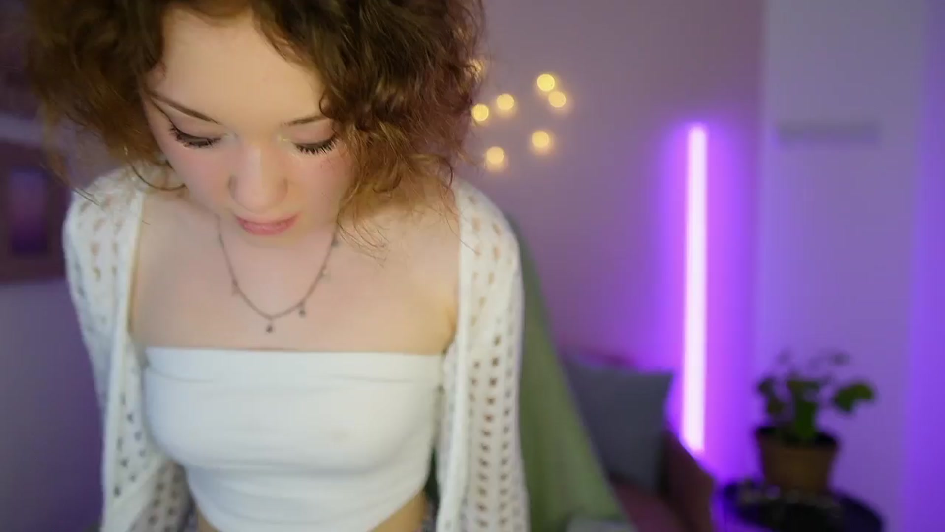 Gallery image thumbnail from Eva_grey18's myfreecams stream on, 03/22/2024, 20:30 image 1 of 20
