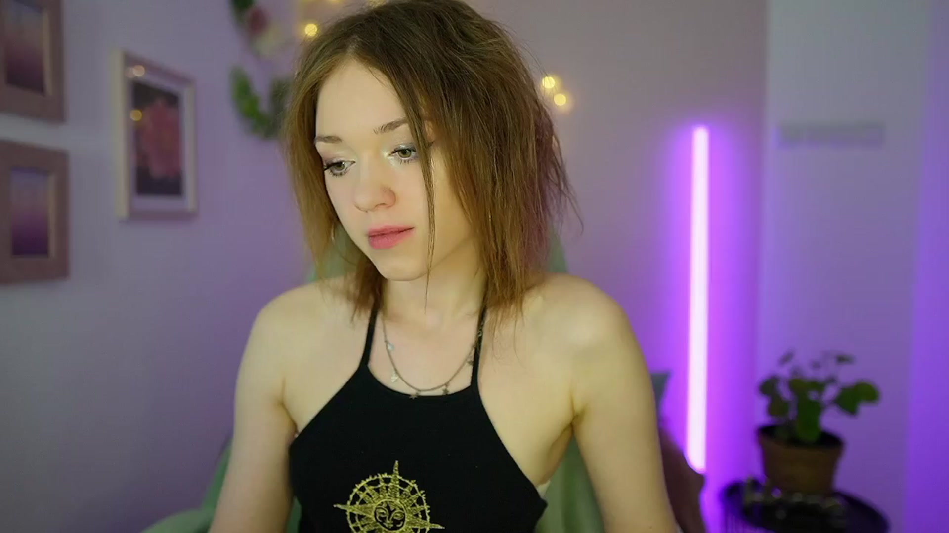 Gallery image thumbnail from Eva_grey18's myfreecams stream on, 03/23/2024, 20:40 image 8 of 20