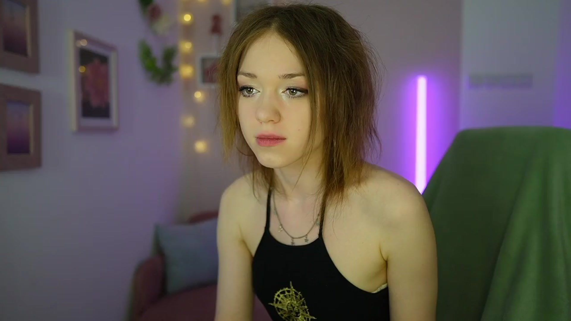 Gallery image thumbnail from Eva_grey18's myfreecams stream on, 03/23/2024, 20:40 image 13 of 20