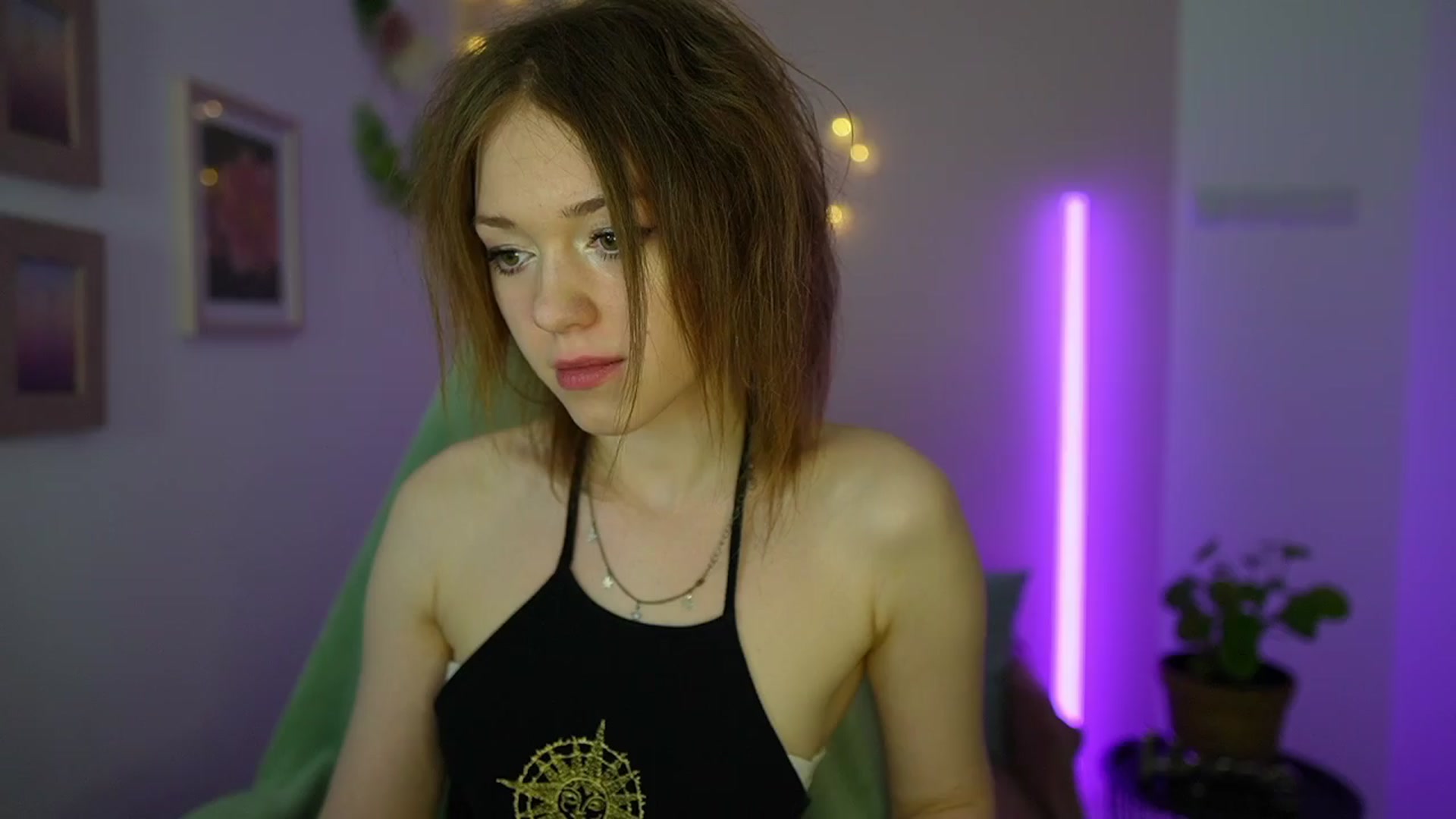 Gallery image thumbnail from Eva_grey18's myfreecams stream on, 03/23/2024, 20:40 image 19 of 20