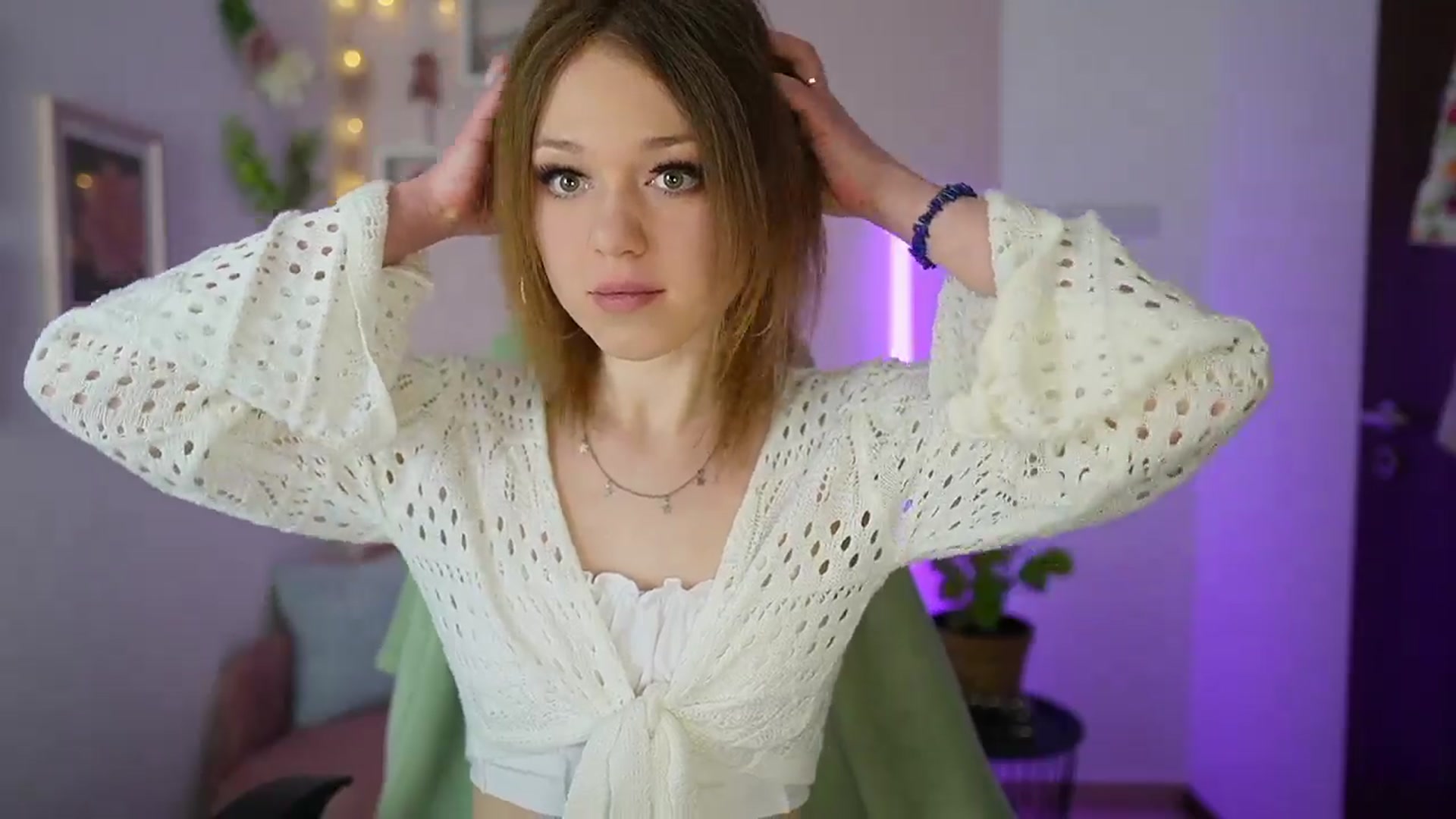 Gallery image thumbnail from Eva_grey18's myfreecams stream on, 03/26/2024, 21:21 image 20 of 20