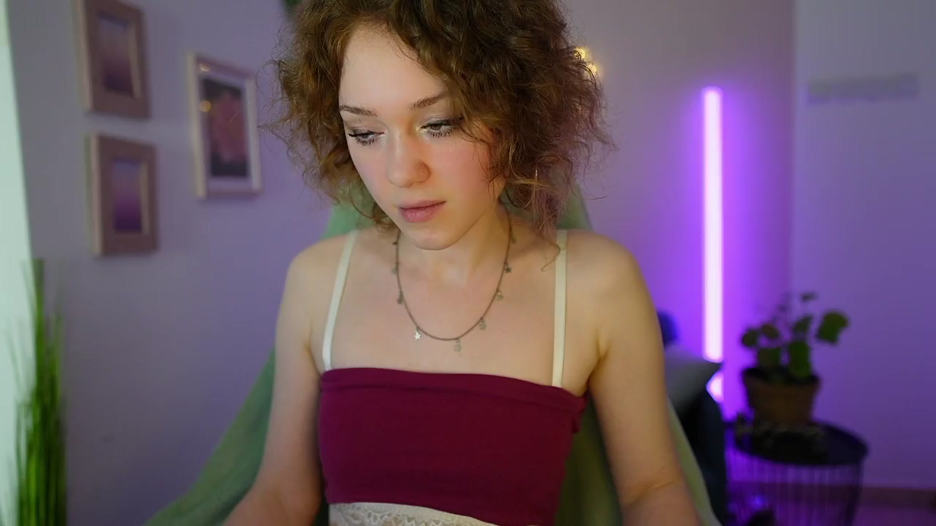 Gallery image thumbnail from Eva_grey18's myfreecams stream on, 04/03/2024, 19:11 image 1 of 20