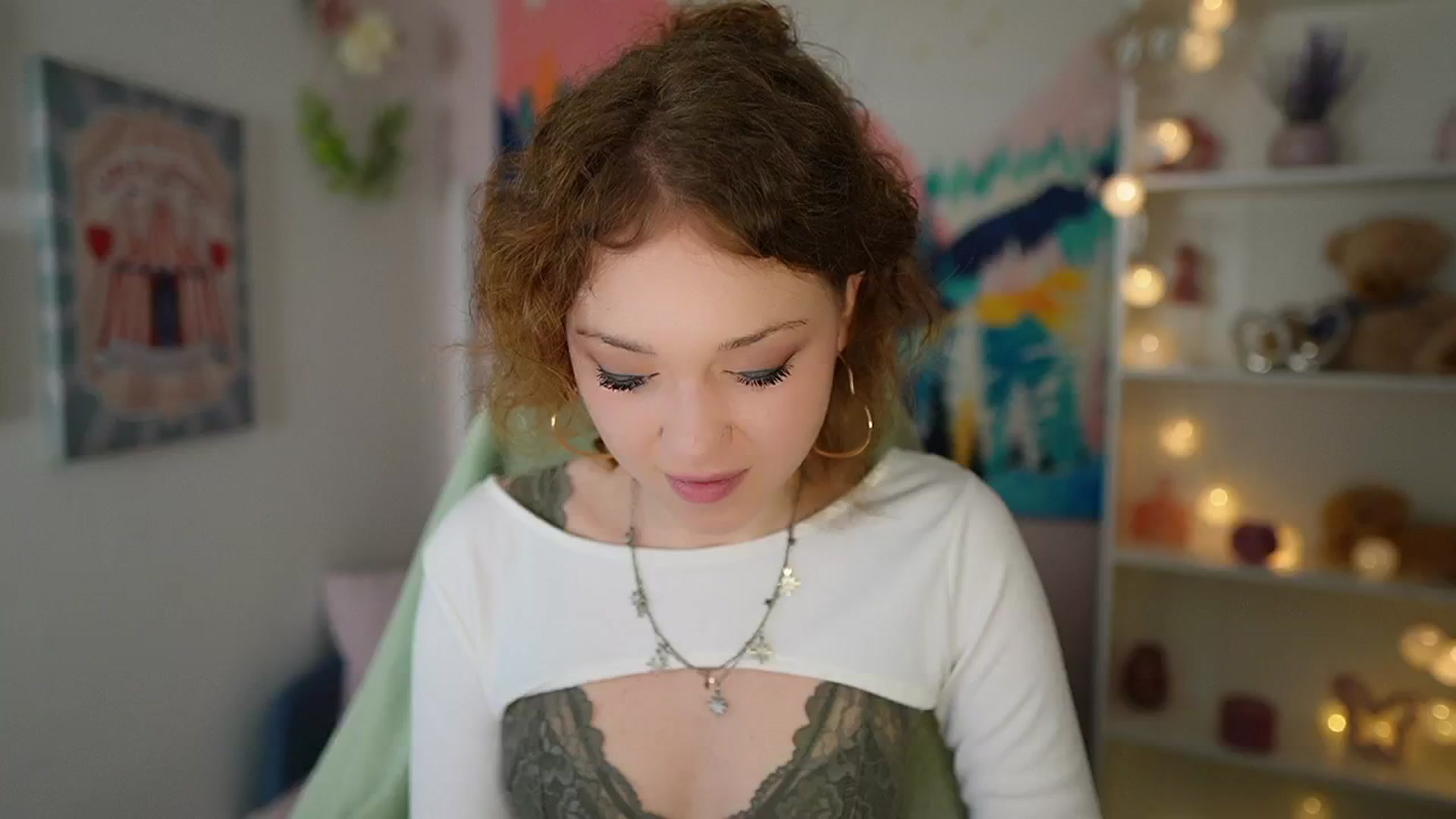 Gallery image thumbnail from Eva_grey18's myfreecams stream on, 05/02/2024, 19:40 image 1 of 20