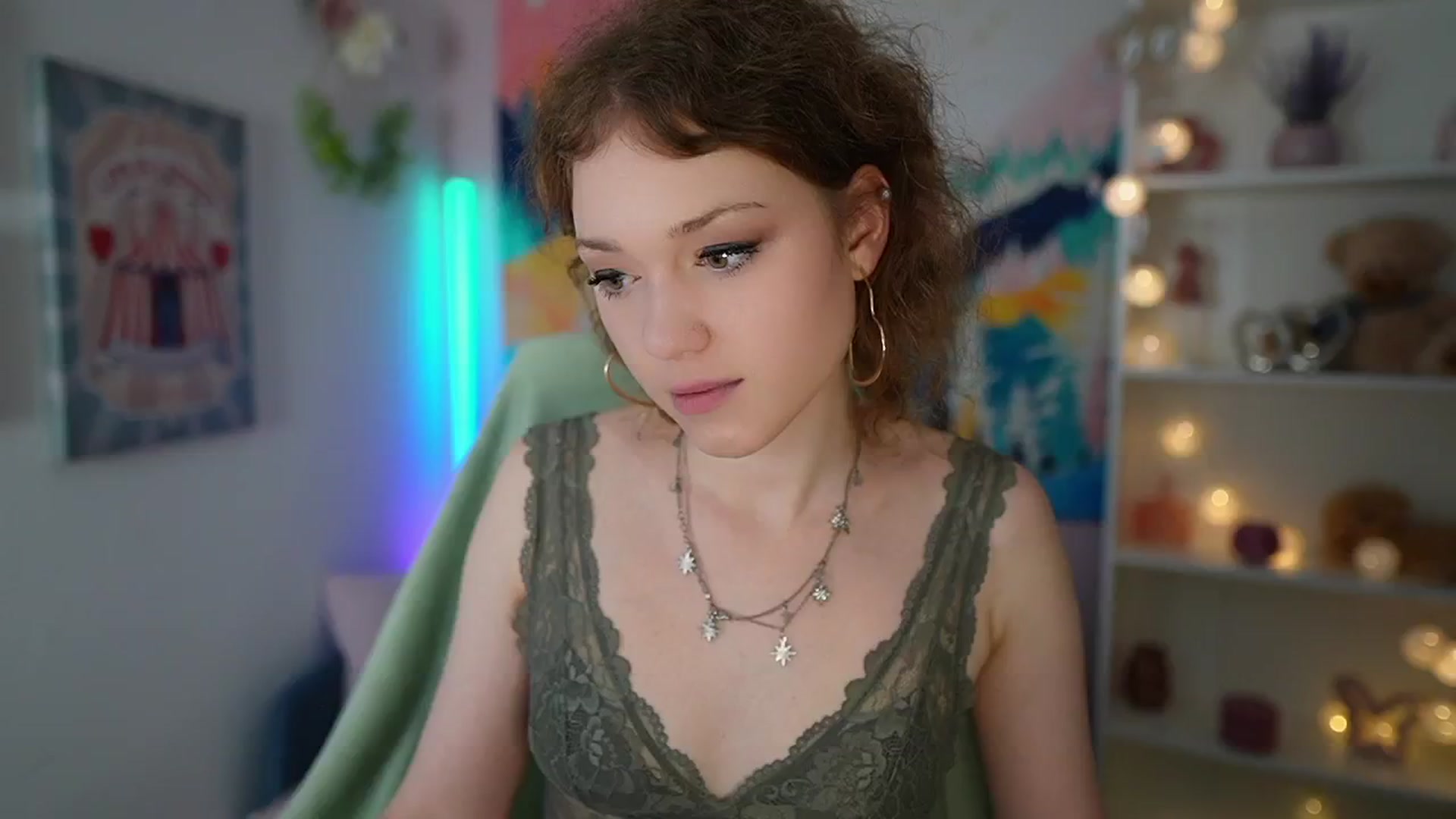 Gallery image thumbnail from Eva_grey18's myfreecams stream on, 05/02/2024, 20:35 image 8 of 20