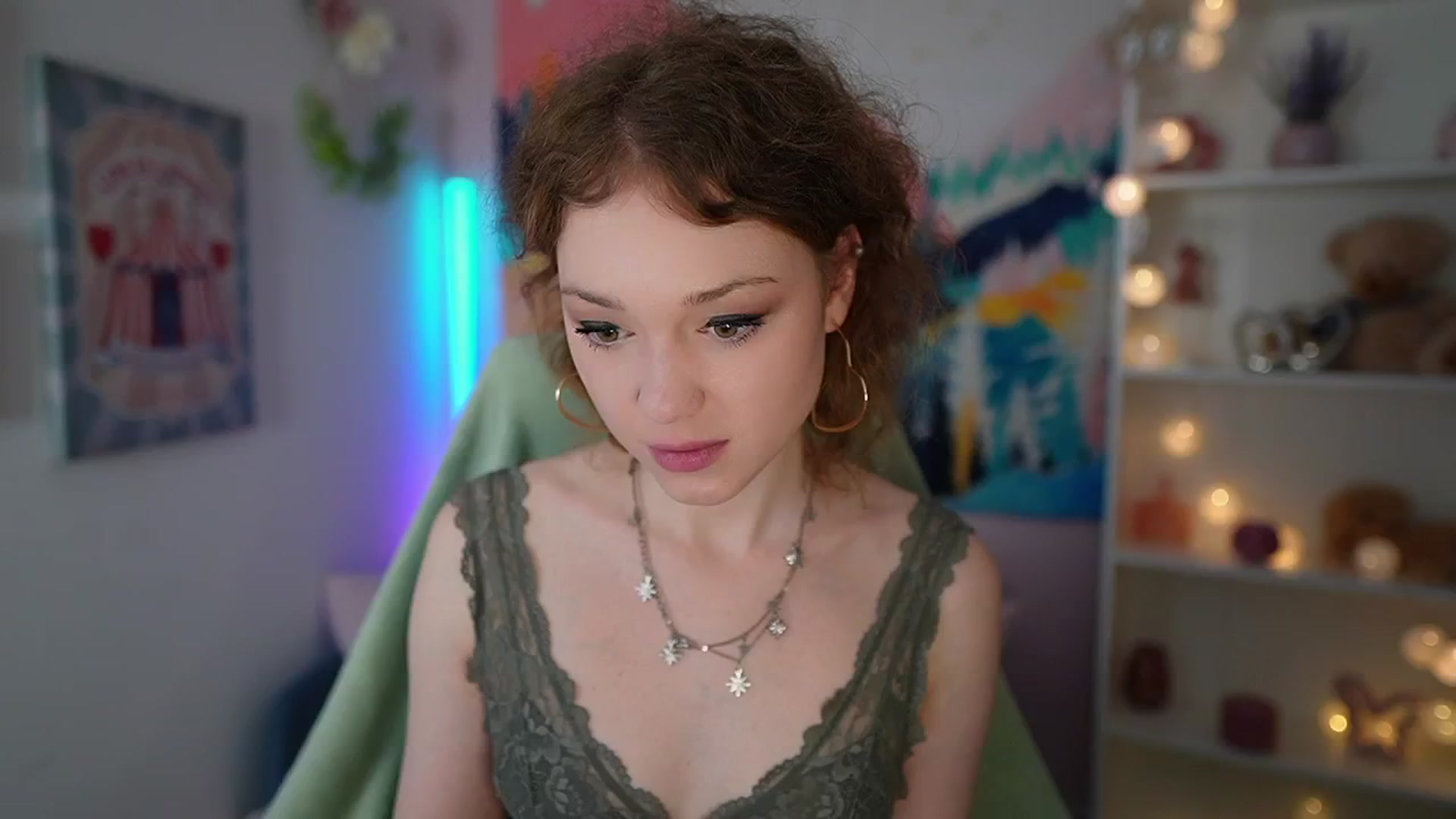 Gallery image thumbnail from Eva_grey18's myfreecams stream on, 05/02/2024, 20:35 image 2 of 20