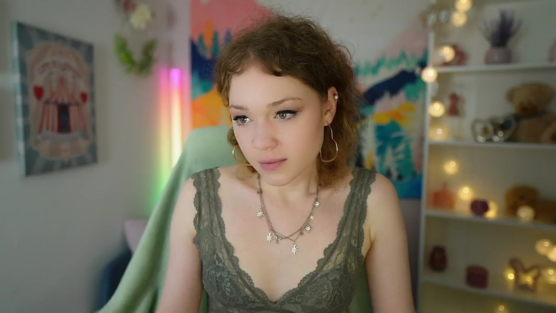 Gallery image thumbnail from Eva_grey18's myfreecams stream on, 05/02/2024, 20:35 image 16 of 20