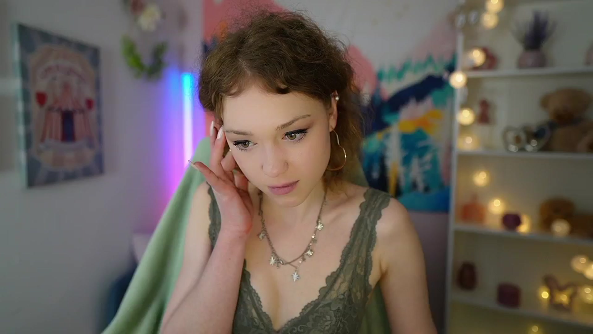 Gallery image thumbnail from Eva_grey18's myfreecams stream on, 05/02/2024, 20:35 image 15 of 20