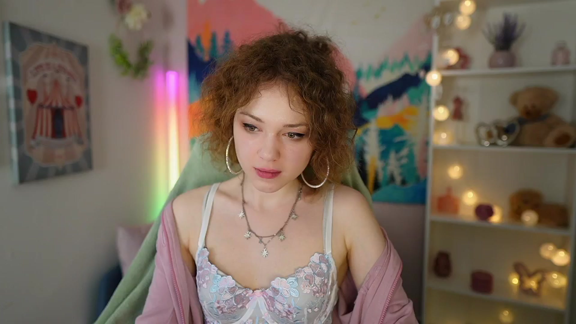 Gallery image thumbnail from Eva_grey18's myfreecams stream on, 05/03/2024, 20:30 image 7 of 20