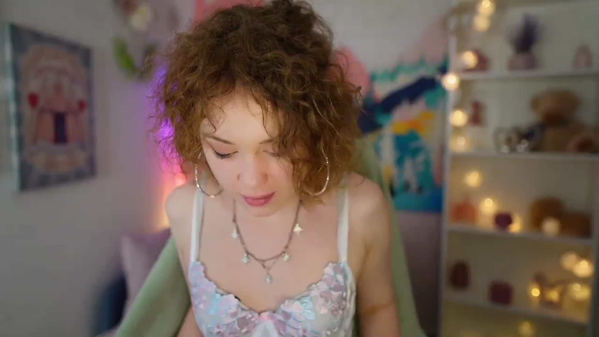 Gallery image thumbnail from Eva_grey18's myfreecams stream on, 05/03/2024, 21:21 image 5 of 20