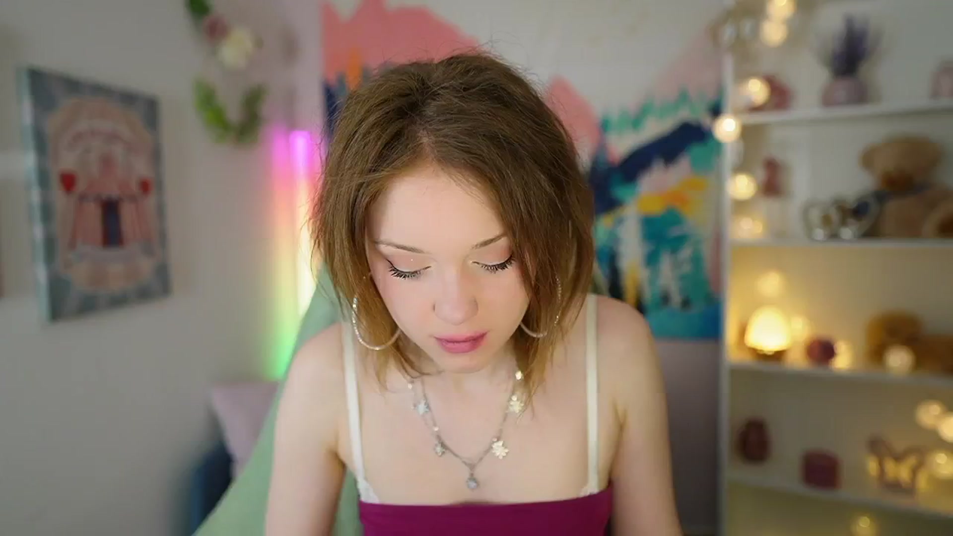 Gallery image thumbnail from Eva_grey18's myfreecams stream on, 05/07/2024, 20:23 image 12 of 20