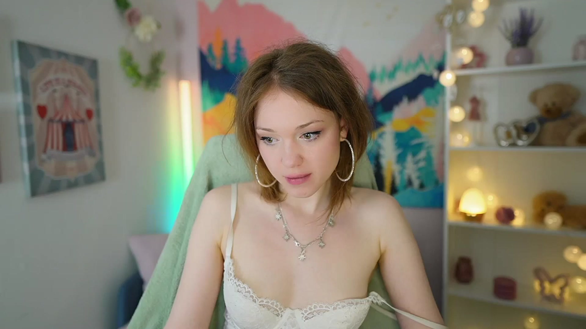 Gallery image thumbnail from Eva_grey18's myfreecams stream on, 05/08/2024, 24:50 image 10 of 20