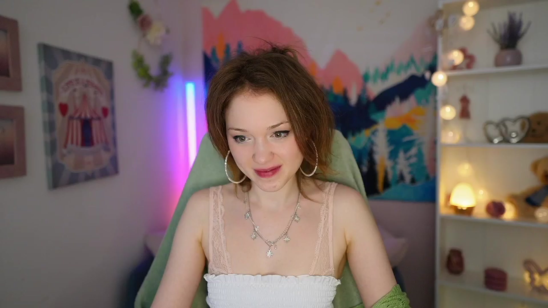 Gallery image thumbnail from Eva_grey18's myfreecams stream on, 05/08/2024, 20:32 image 7 of 20