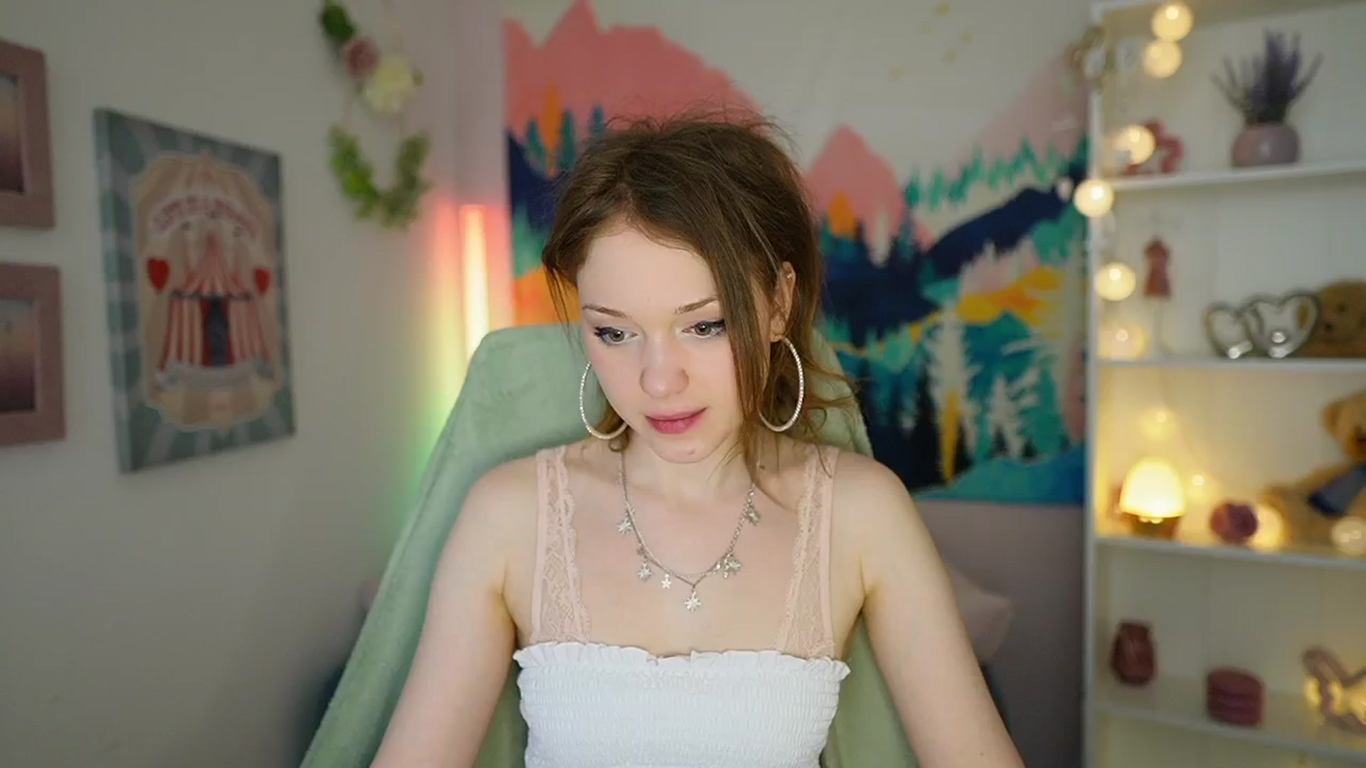 Gallery image thumbnail from Eva_grey18's myfreecams stream on, 05/08/2024, 21:29 image 11 of 20