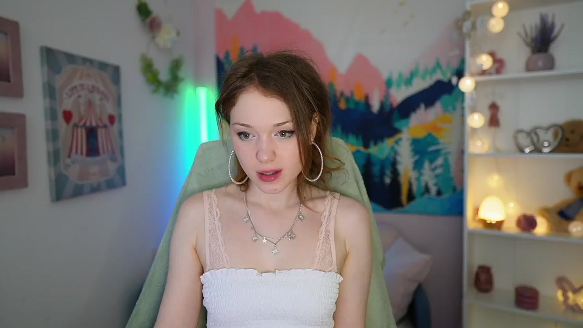 Gallery image thumbnail from Eva_grey18's myfreecams stream on, 05/08/2024, 21:29 image 18 of 20
