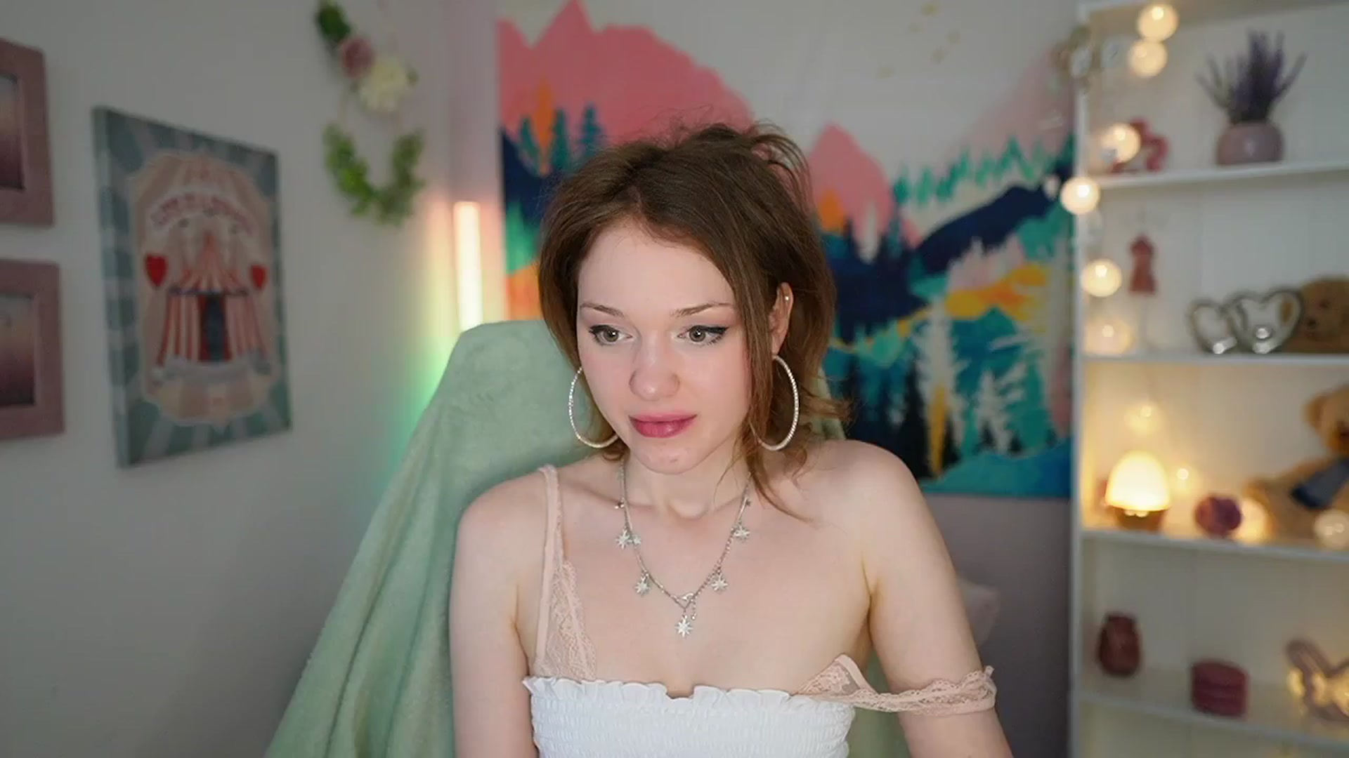 Gallery image thumbnail from Eva_grey18's myfreecams stream on, 05/08/2024, 23:51 image 12 of 20