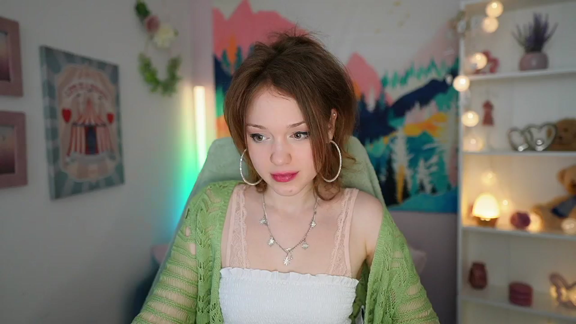 Gallery image thumbnail from Eva_grey18's myfreecams stream on, 05/08/2024, 23:51 image 1 of 20