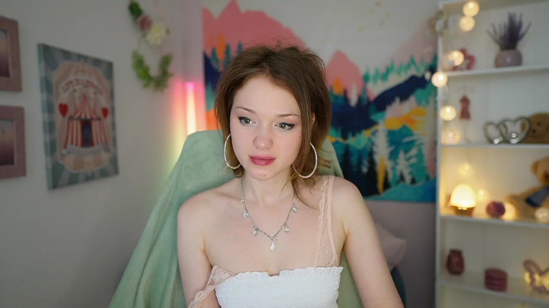Gallery image thumbnail from Eva_grey18's myfreecams stream on, 05/08/2024, 23:51 image 11 of 20