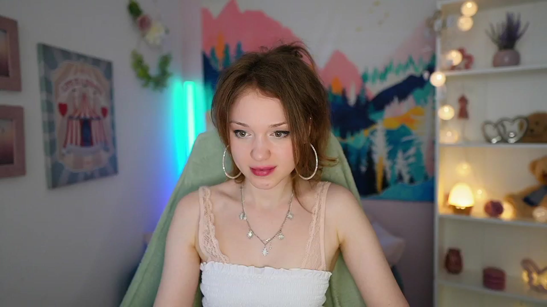 Gallery image thumbnail from Eva_grey18's myfreecams stream on, 05/08/2024, 23:51 image 4 of 20