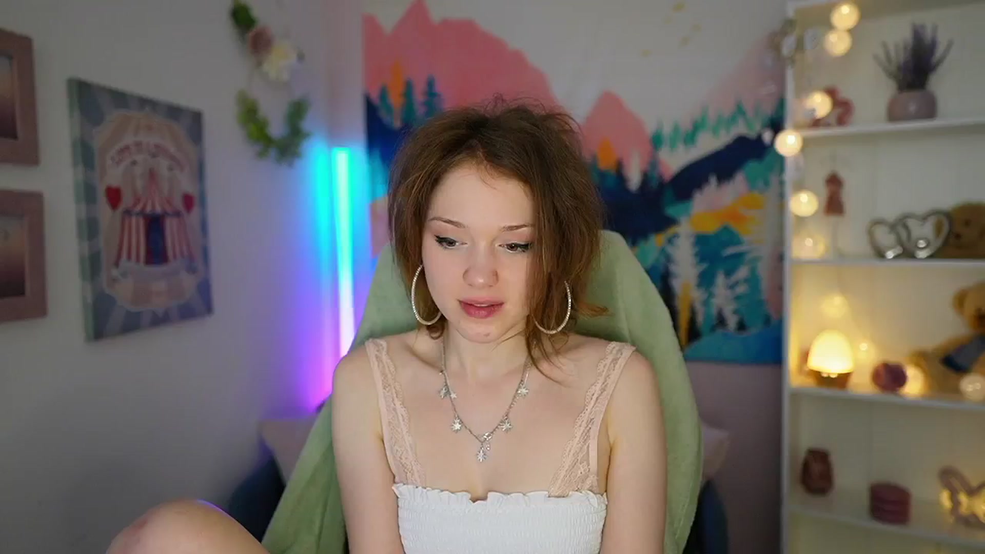 Gallery image thumbnail from Eva_grey18's myfreecams stream on, 05/08/2024, 23:51 image 17 of 20