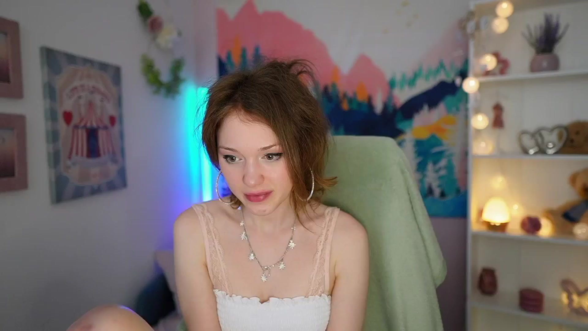Gallery image thumbnail from Eva_grey18's myfreecams stream on, 05/08/2024, 23:51 image 16 of 20