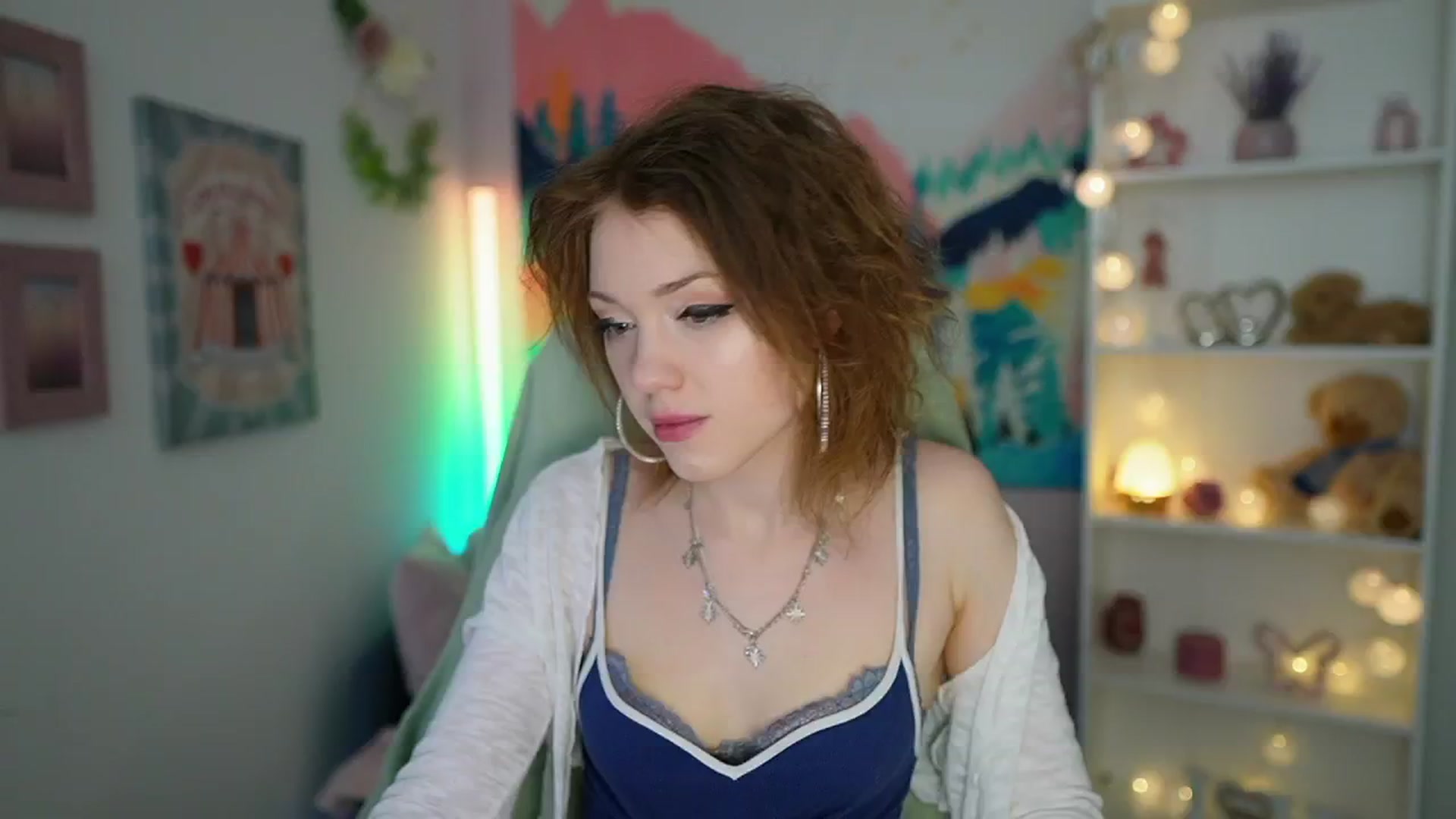 Gallery image thumbnail from Eva_grey18's myfreecams stream on, 05/12/2024, 19:41 image 2 of 20