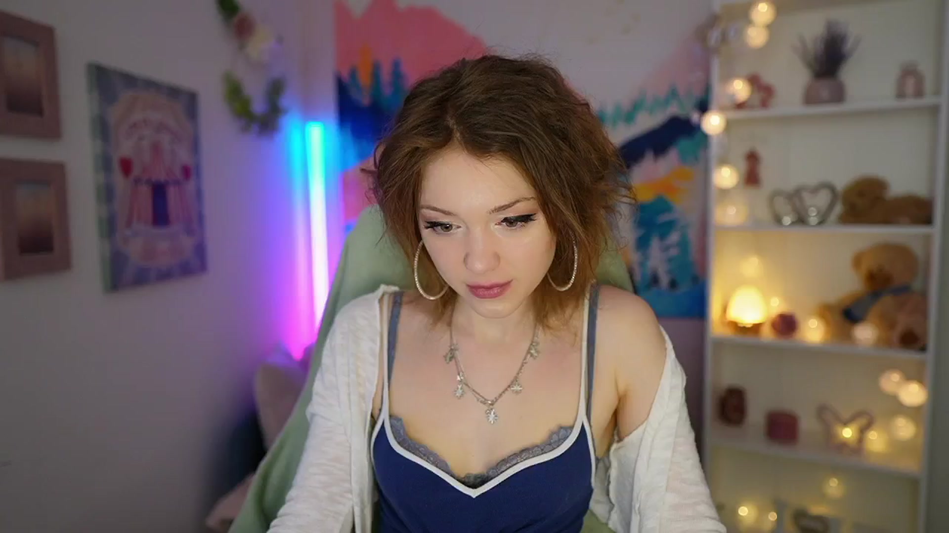 Gallery image thumbnail from Eva_grey18's myfreecams stream on, 05/12/2024, 19:41 image 1 of 20