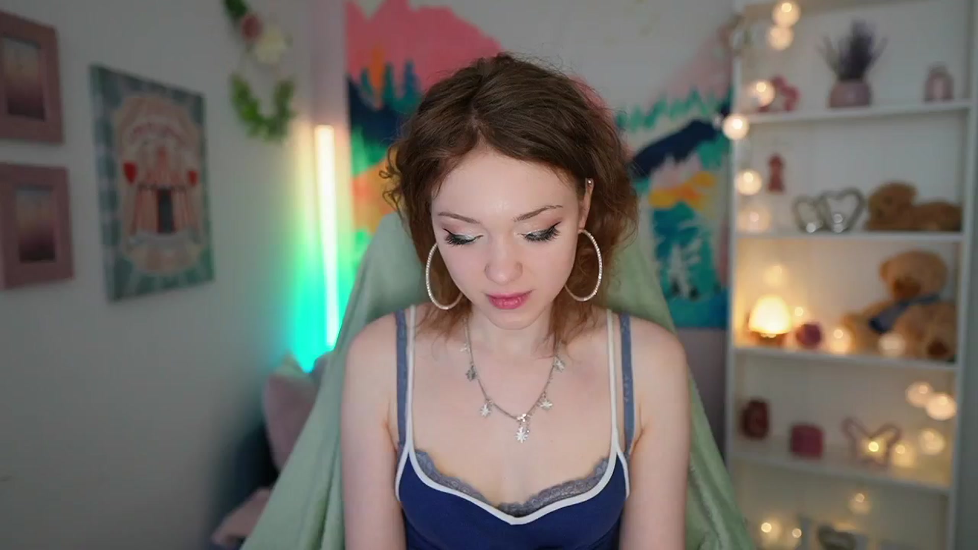 Gallery image thumbnail from Eva_grey18's myfreecams stream on, 05/12/2024, 20:45 image 1 of 20