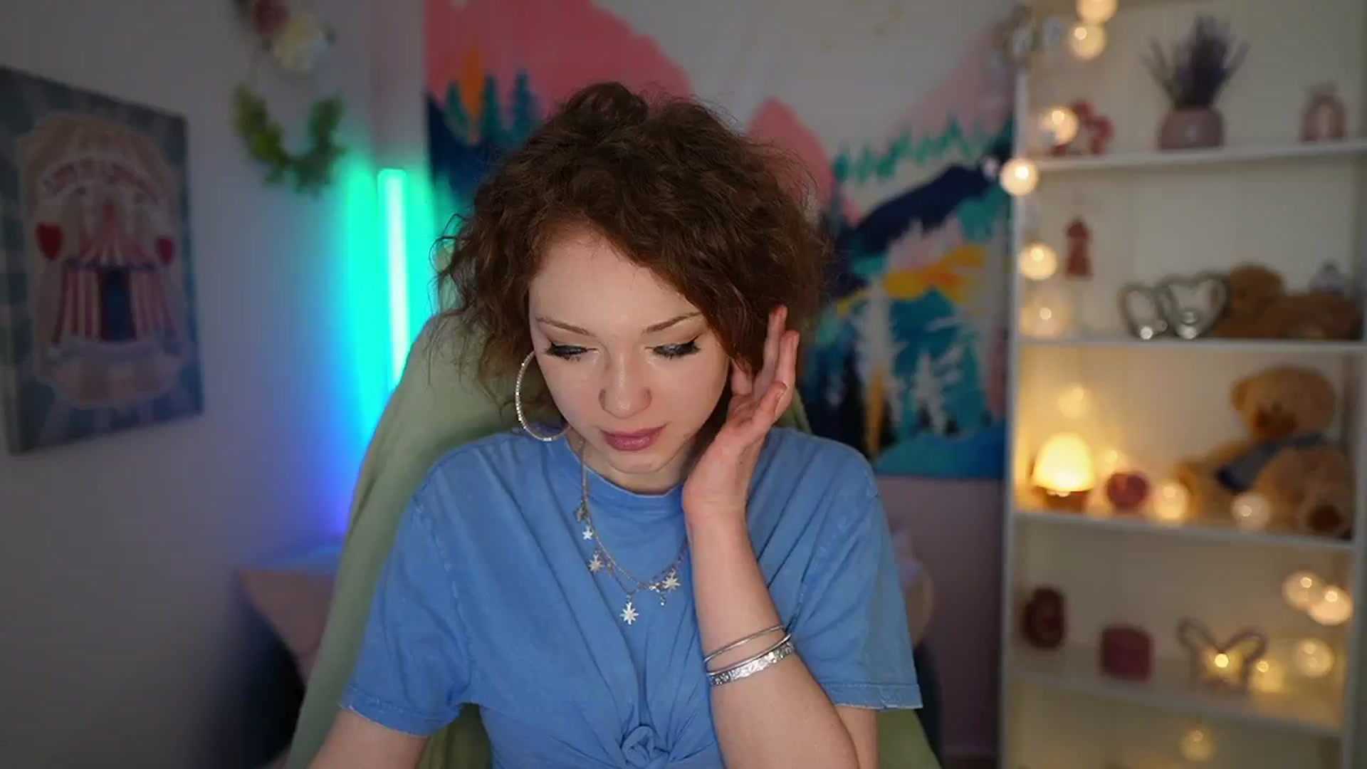 Gallery image thumbnail from Eva_grey18's myfreecams stream on, 05/14/2024, 20:56 image 19 of 20